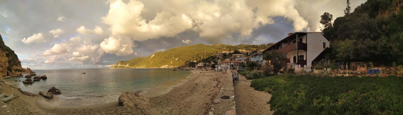 Fetsis Apartments Áyios Nikítas Esterno foto
